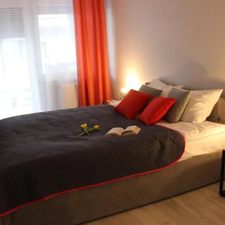 Apartament Orange Sun Nr 5 ゲストハウス ポビエロボ